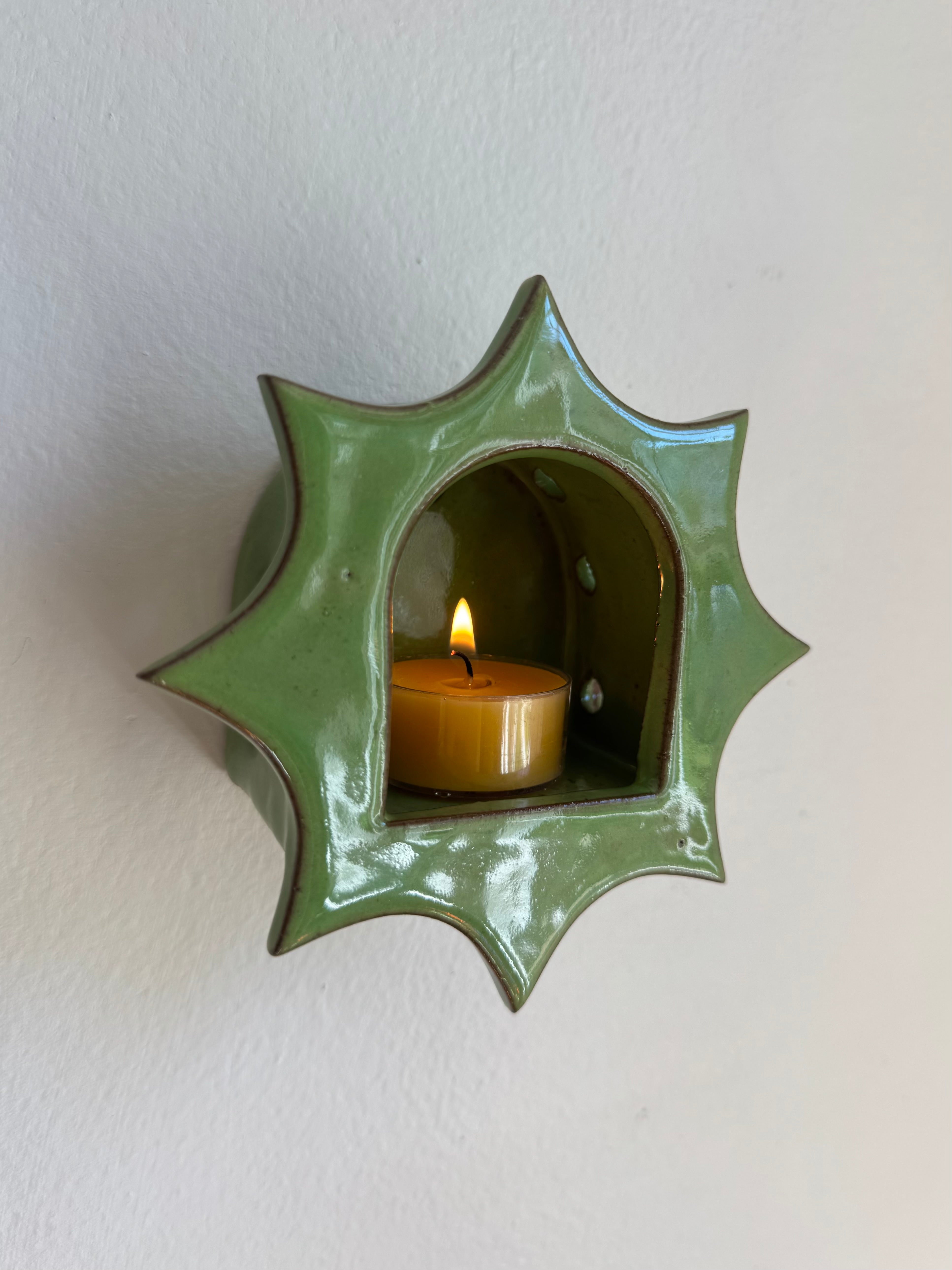 英国コンスタンスプライオーナメント Fern Green Star Sconce – Pink Lemon Ceramics