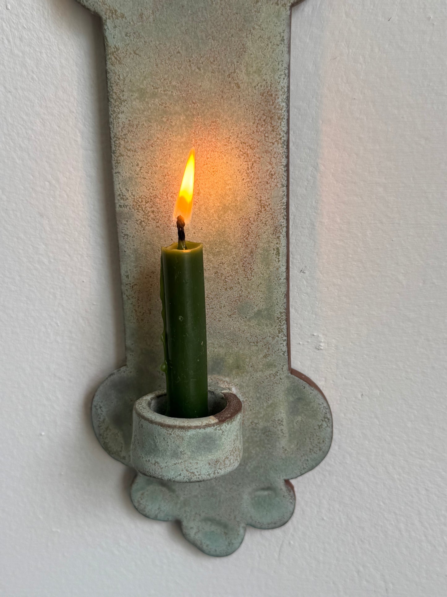 Wonky lichen Rae Sconce