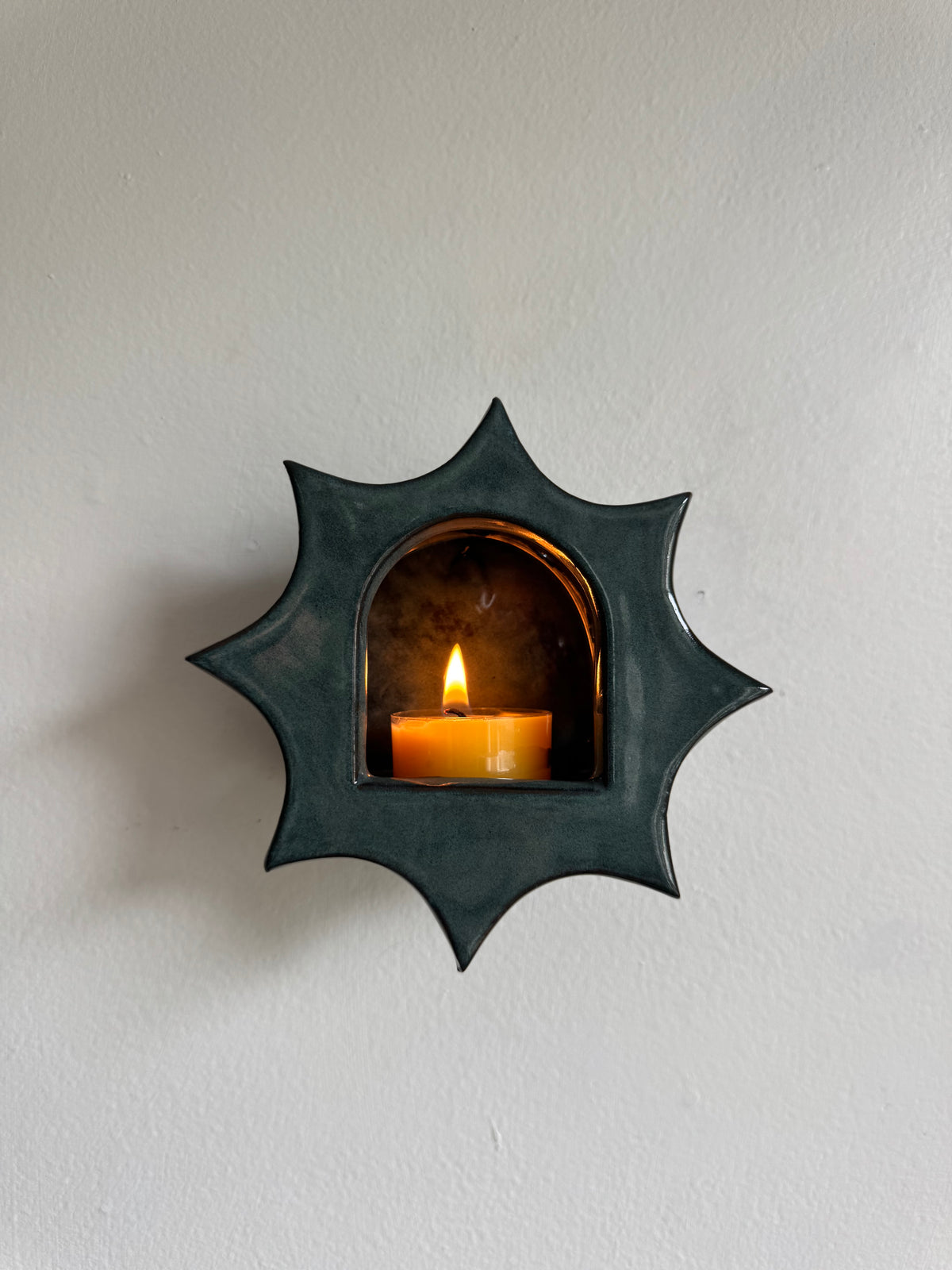 Dark Mossy Star Sconce