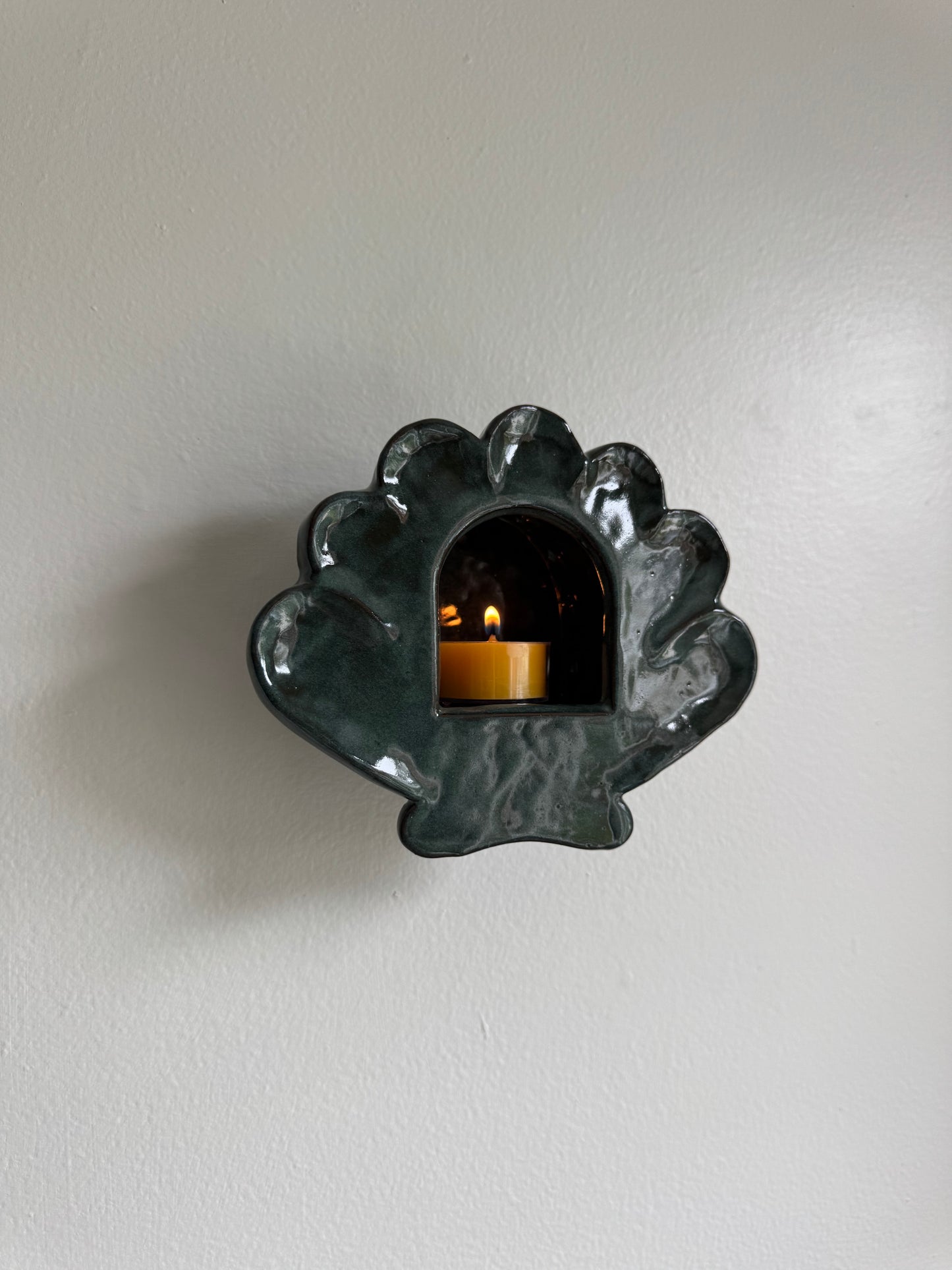 Emerald Shell Sconce