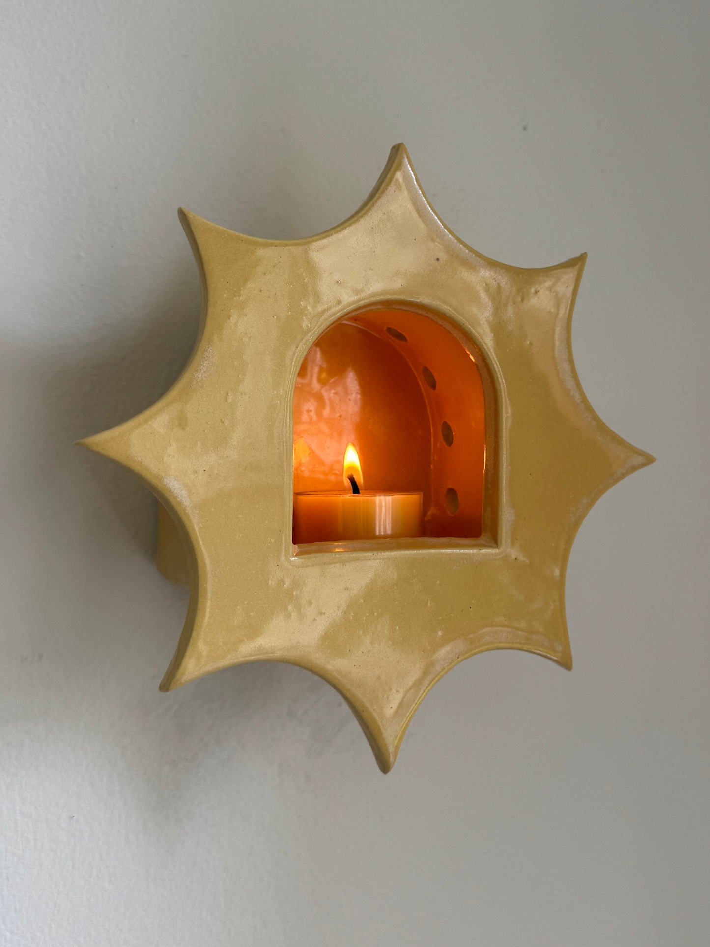 Large Butter Yellow Star Sconce
